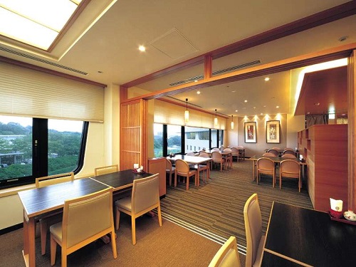 Restaurant/Dining
