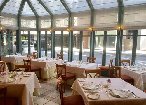 Restaurant/Dining