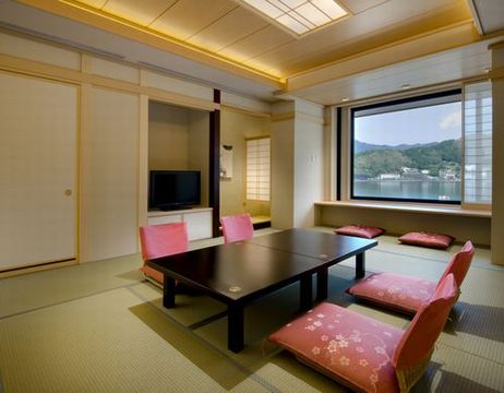 Guestroom     Type F - Tamayura　Adjoining Japanese-style room