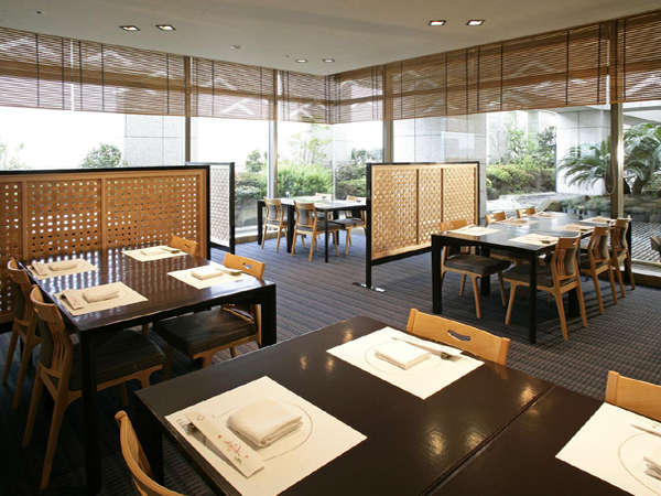 Restaurant/Dining