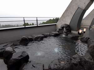 Open-air bath