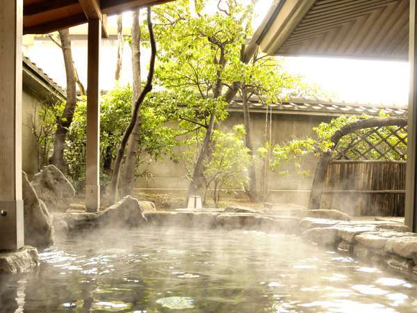 Open-air bath