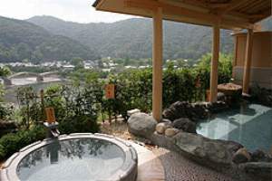 Open-air bath