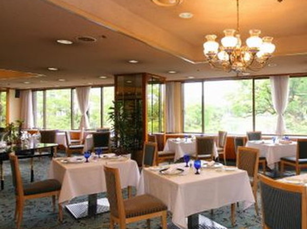 Restaurant/Dining