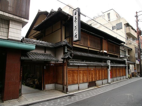 Exterior Exterior