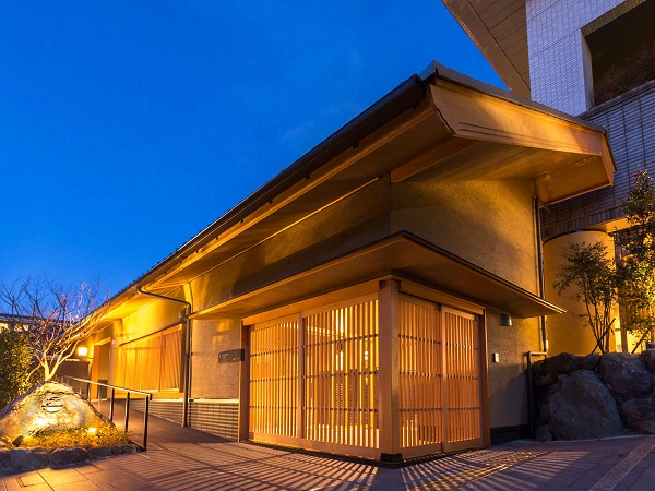 Exterior Exterior
