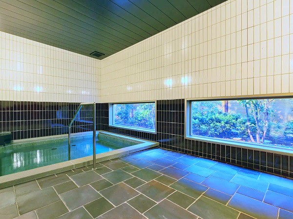 Public Spa（image)