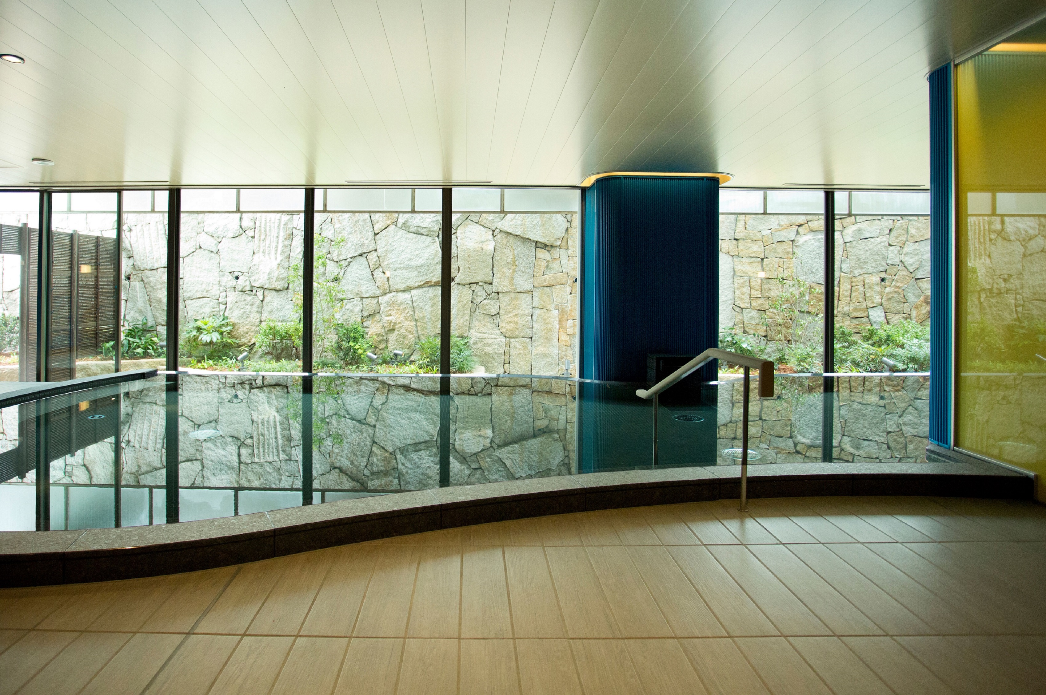 Public Spa（image)